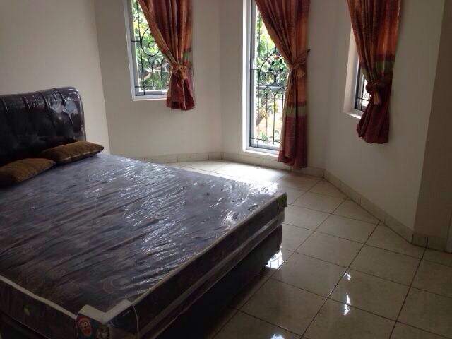DI JUAL RUMAH DI TELAGA GOLF SAWANGAN