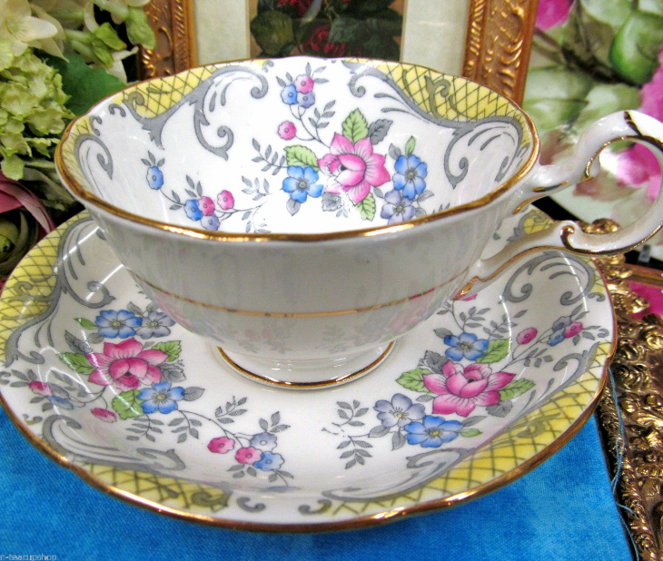 Cangkir / Tea Cup Vintage Royal Grafton