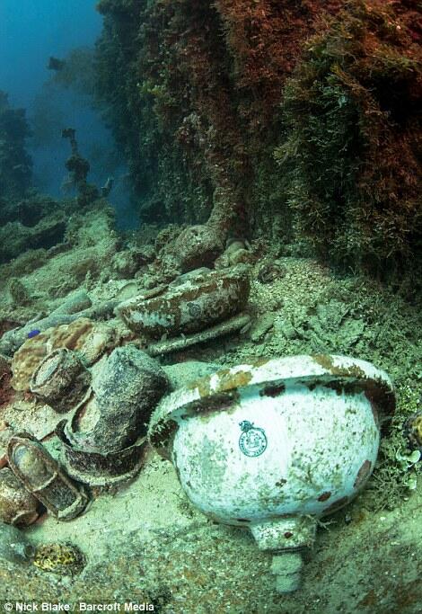 Kuburan Ratusan Pesawat Dasar Laut Terbesar di Dunia