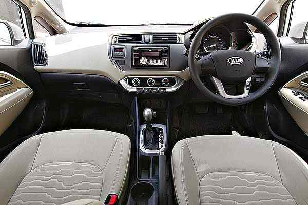 KIA RIO PUTIH READY STOCK
