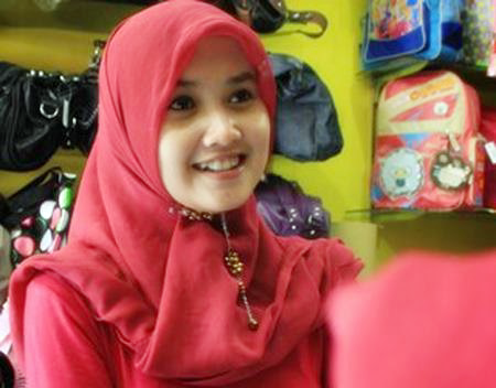 Ane Jatuh Cinta Sama Wanita Ini
