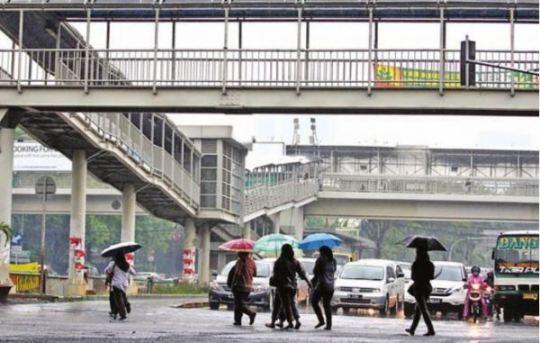 BEBERAPA KEBIASAAN ANEH ORANG INDONESIA