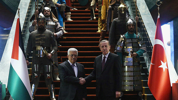 (DELUSI) Erdogan welcomes Abbas in Ottoman Empire style ceremony 