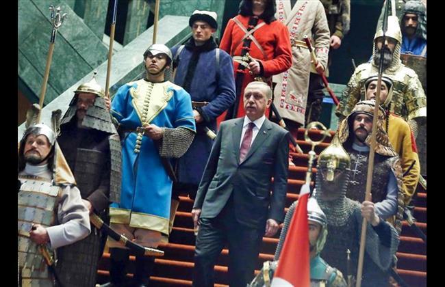 (DELUSI) Erdogan welcomes Abbas in Ottoman Empire style ceremony 