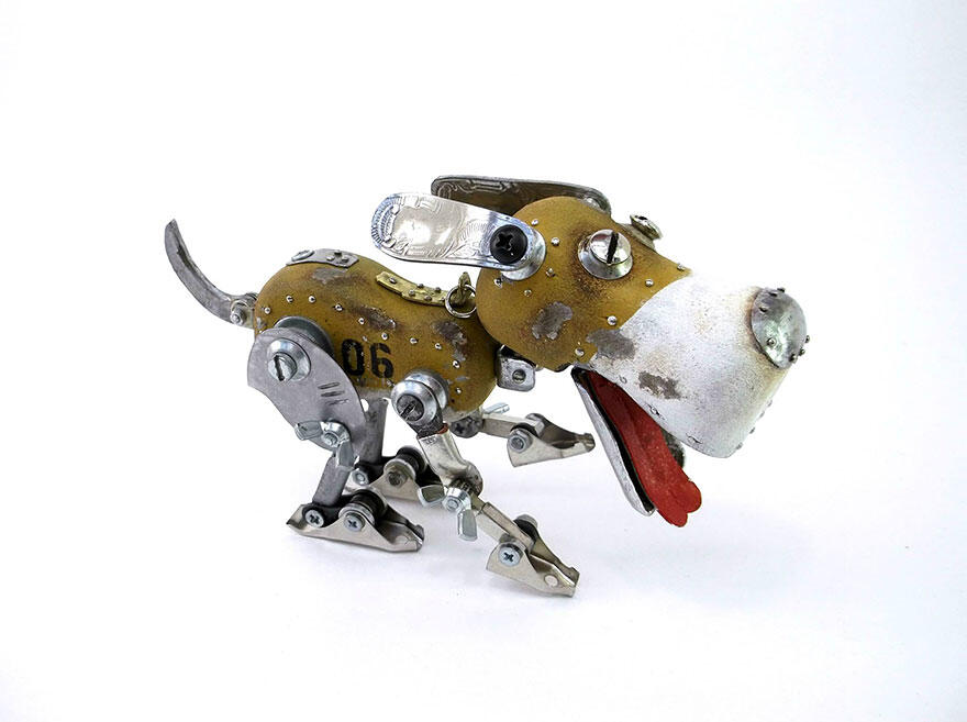 Logam dan Besi Tua Daur Ulang Bisa Jadi Hewan Steampunk Keren