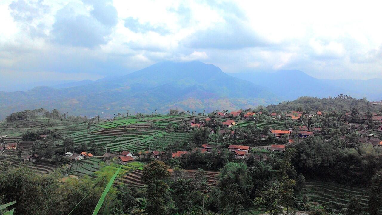 Hiking Asik Ke Curug Roda A.k.a Curug Panganten