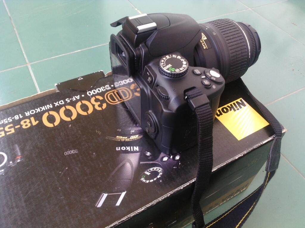 Nikon D3000 + Tas + Mmc + Lens Hood Surabaya