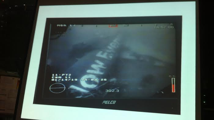 Badan AirAsia QZ8501 Berhasil Ditemukan, Ini Fotonya