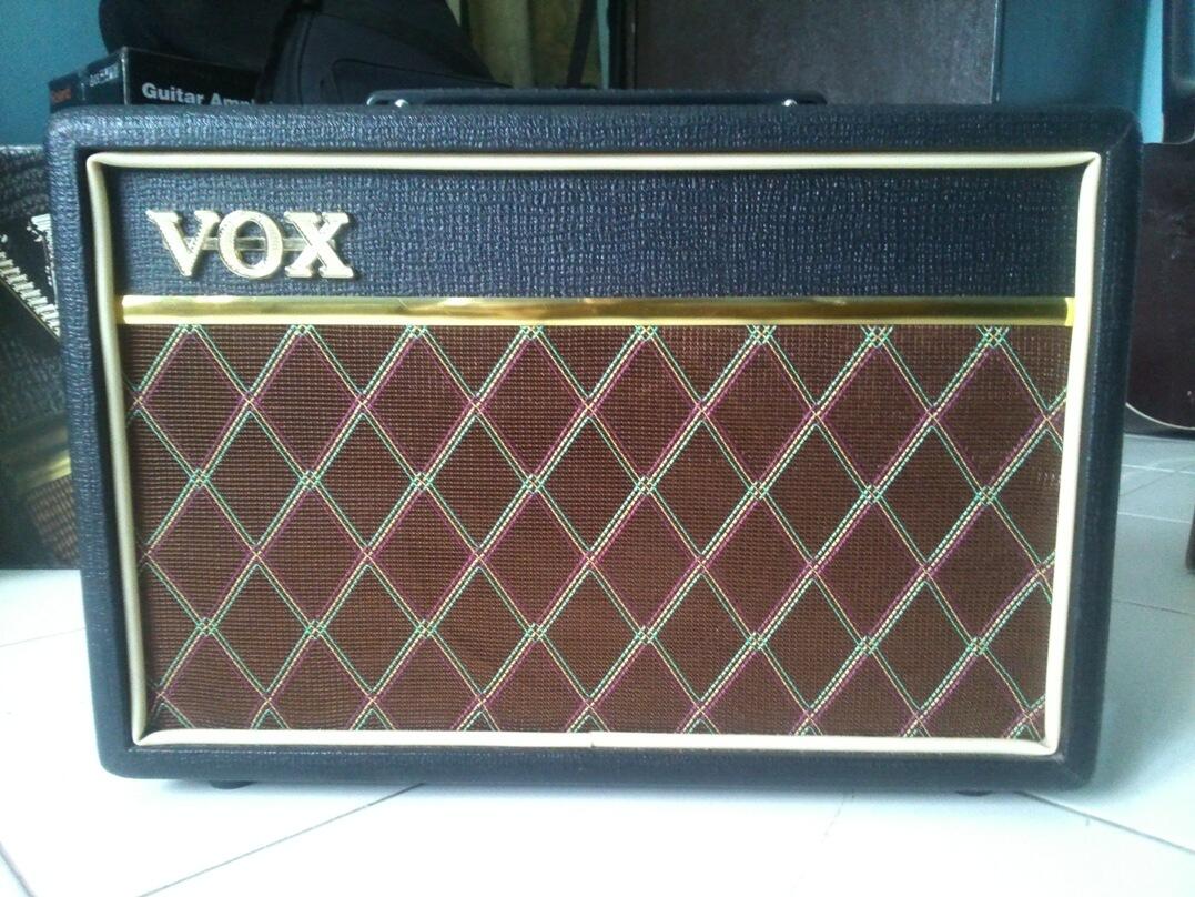 vox pathfinder 10 (gitar ampli)