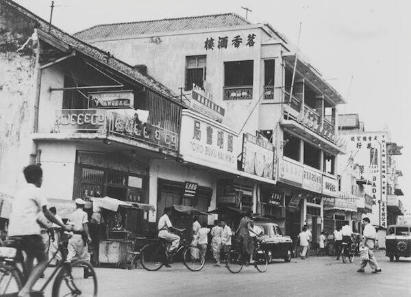 Foto-foto indonesia yang langka dari tahun 1880 sampai 1988...