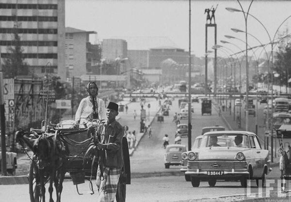 Foto-foto indonesia yang langka dari tahun 1880 sampai 1988...