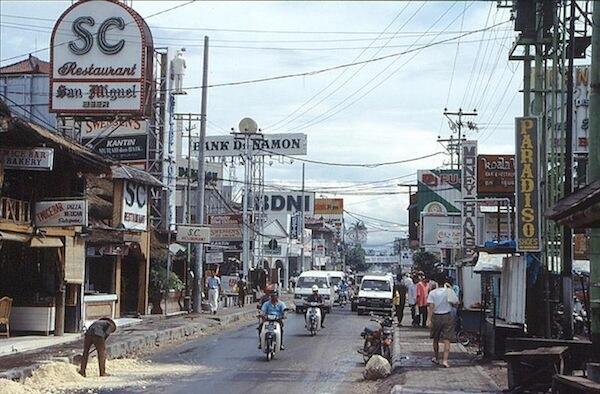 Foto-foto indonesia yang langka dari tahun 1880 sampai 1988...