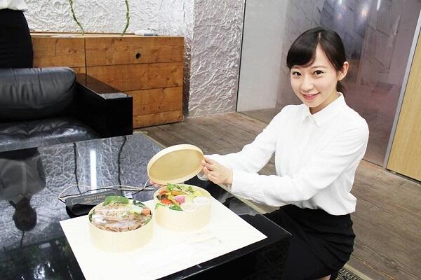 Pesan Bento di Jepang, Bisa Diantar Model Cantik