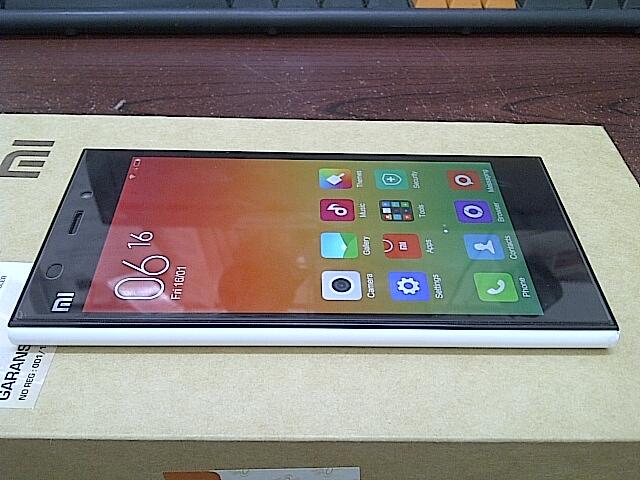 xiaomi mi3 mulus fullset murah aja gan baru dipake sebulan