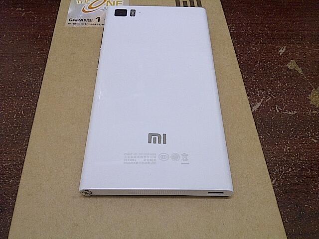 xiaomi mi3 mulus fullset murah aja gan baru dipake sebulan
