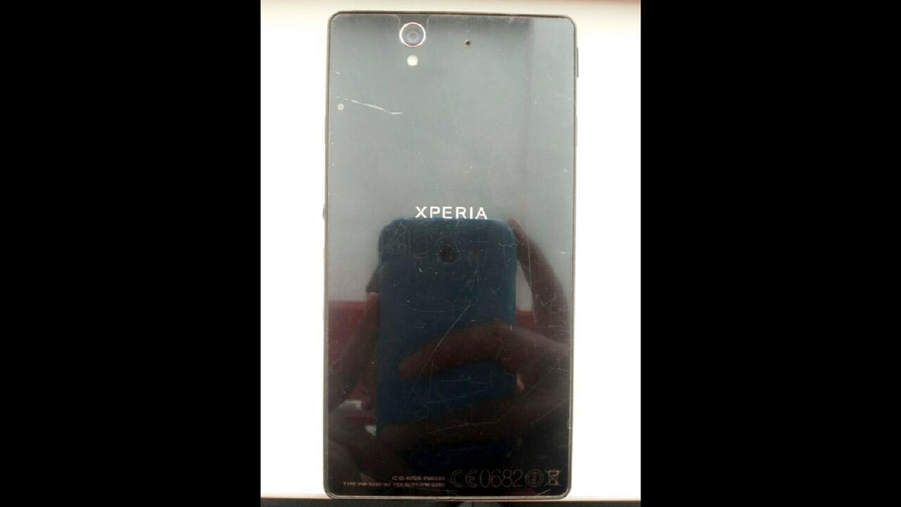 WTS Sony Xperia Z C6602 Mulus Pemakaian Tangan Petama !