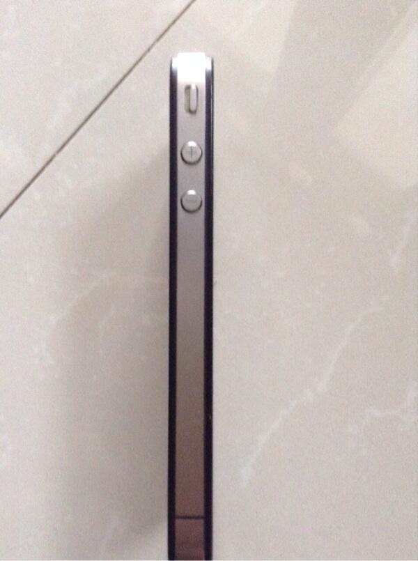 Jual iphone 4 16gb hitam mulus bonus lunatik taktik