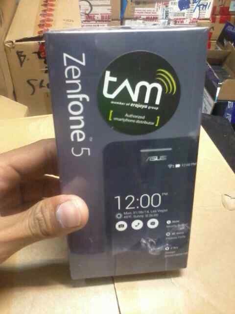 Asus zenfone 5 ram 2 giga internal 16 giga