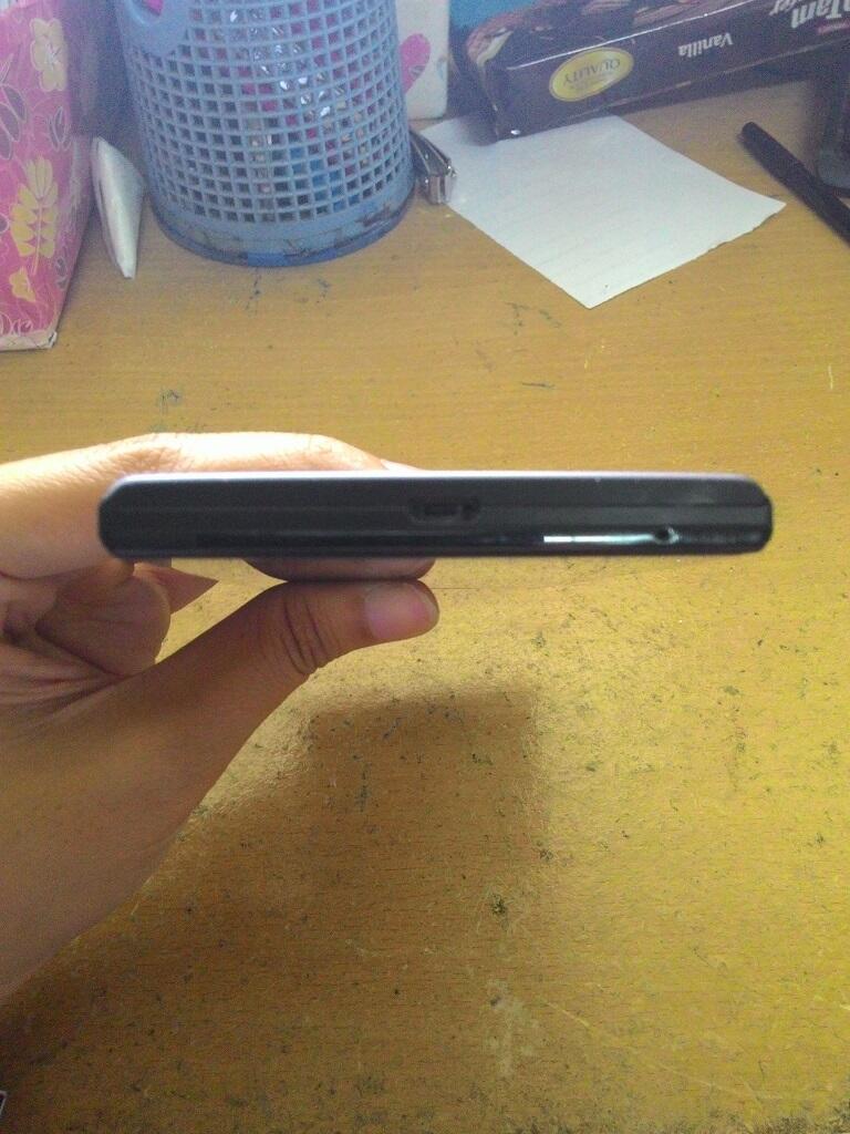 Blackberry Z3 (Black) Jakarta Edition Ex-Cewe Mulus Garansi ExTAM.....