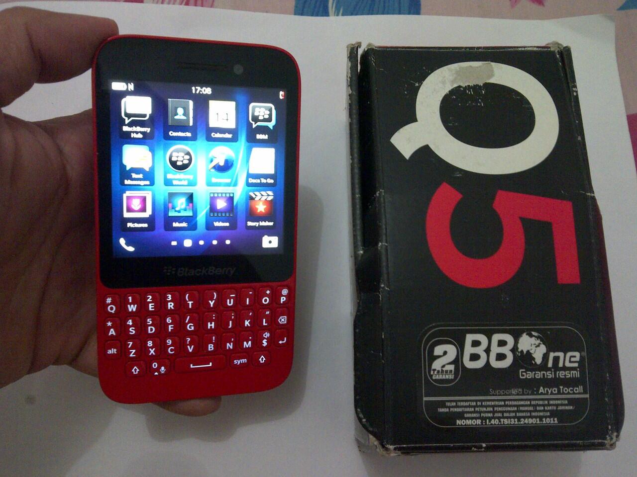Jual Blackberry Q5 red garansi 11 bulan