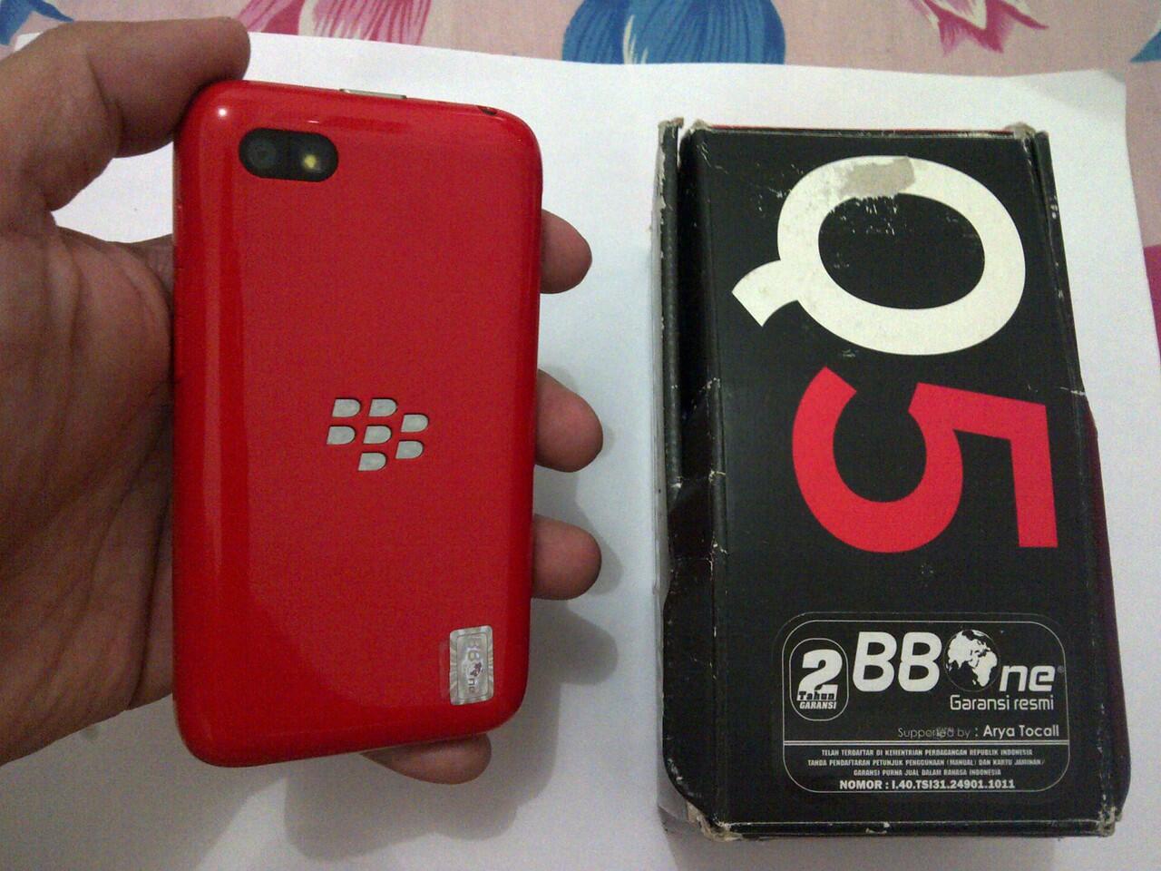 Jual Blackberry Q5 red garansi 11 bulan
