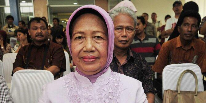 (KACRUT NEWS!) Muncul Petisi Agar Ibunda Jokowi Turun Tangan Soal Komjen Budi
