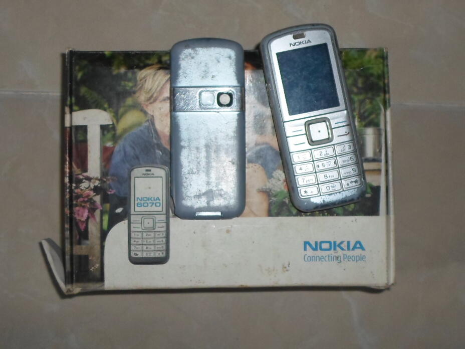 SHARE HANDPHONE APA SAJA YANG PERNAH AGANPUNYA??