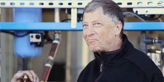 Ini Reaksi BILL GATES Setelah Minum Air Bekas Kotoran Manusia