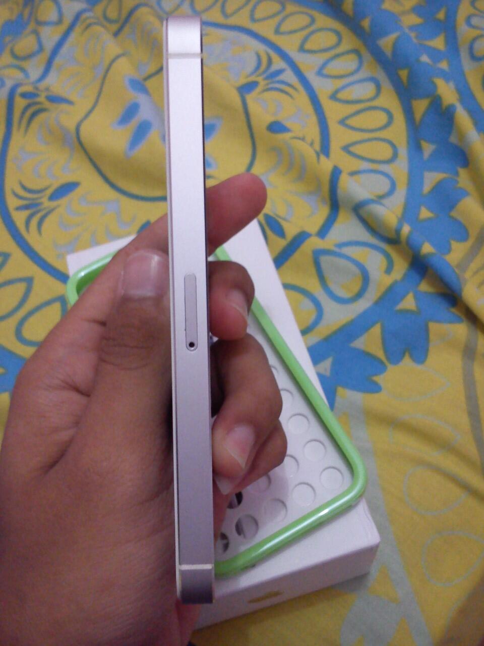 Iphone 5 32 GB White Mulus Factory Unlocked (FU)