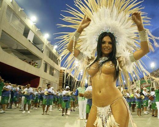 SEANDAINYA ADA DI CARNIVAL RIO 2015, ENTE MAU NGAPAIN GAN ?