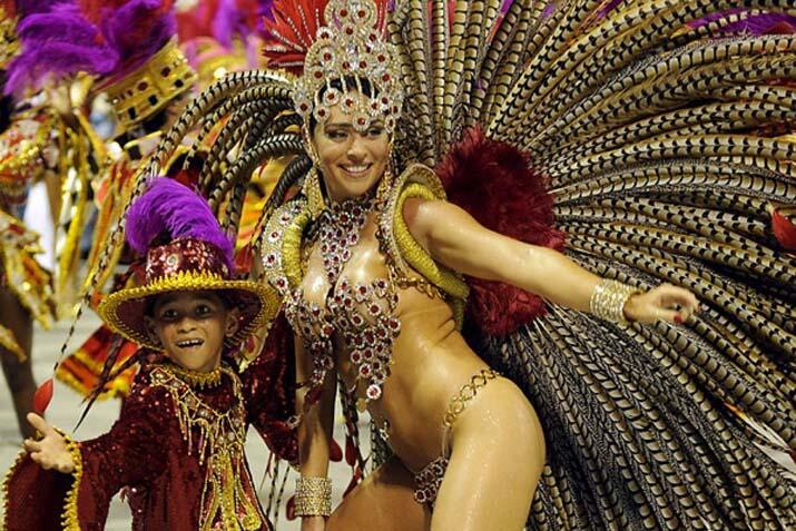 SEANDAINYA ADA DI CARNIVAL RIO 2015, ENTE MAU NGAPAIN GAN ?