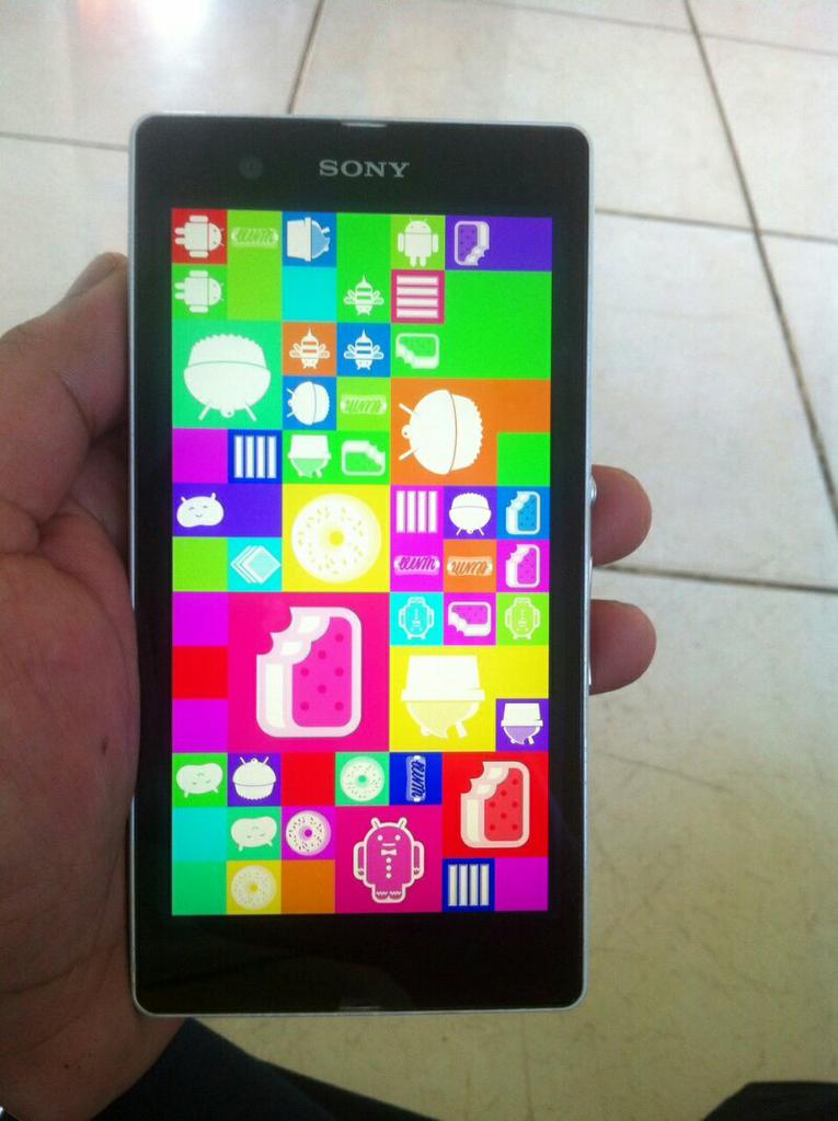 SONY XPERIA Z BATANGAN white