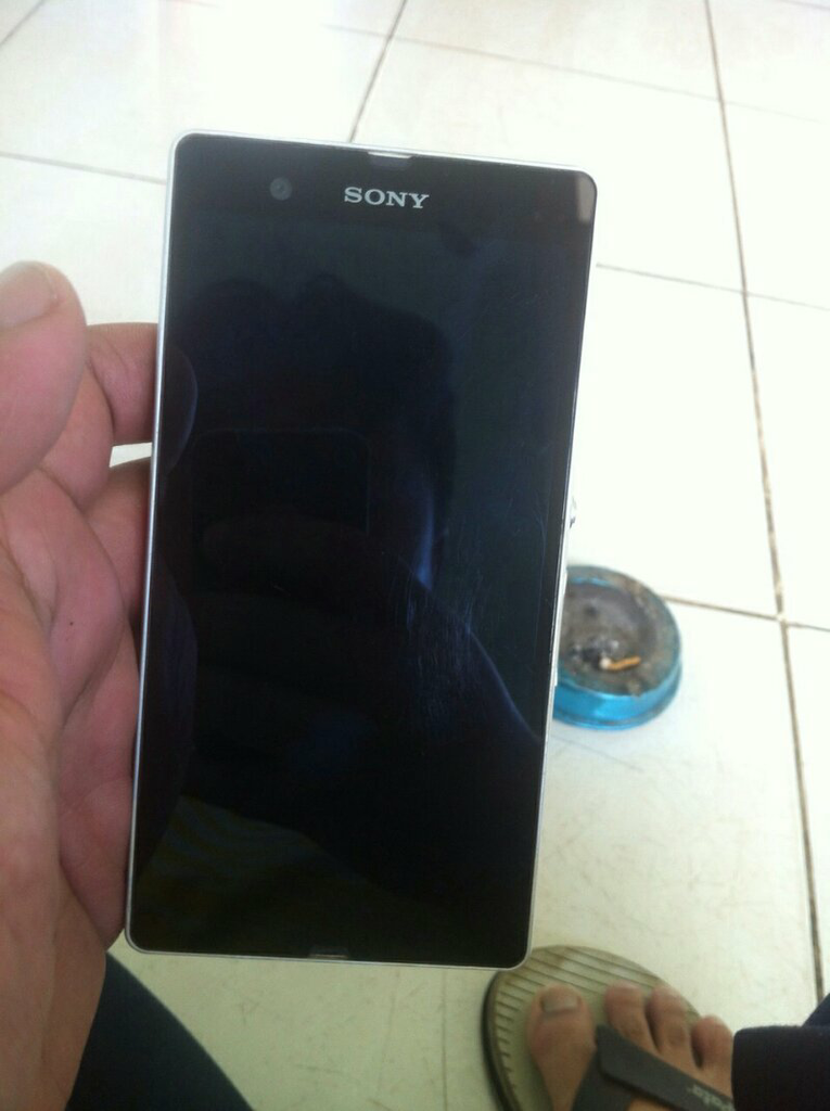 SONY XPERIA Z BATANGAN white
