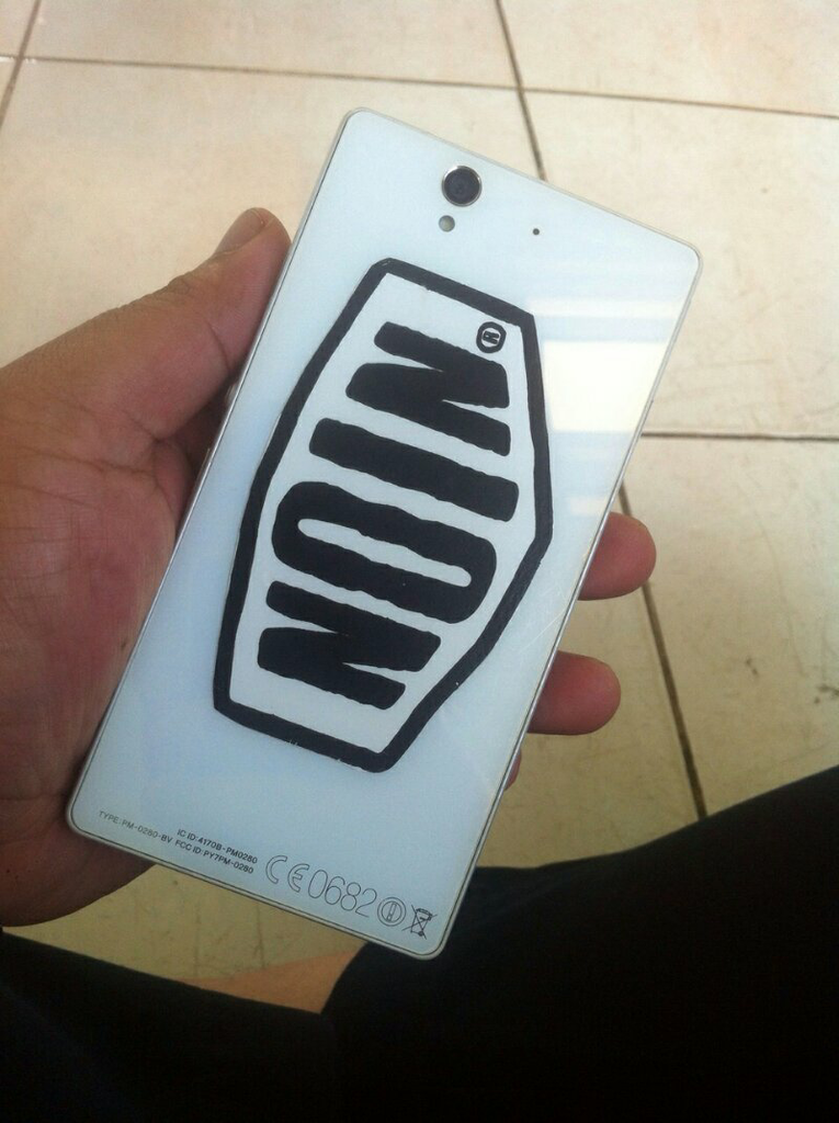 SONY XPERIA Z BATANGAN white