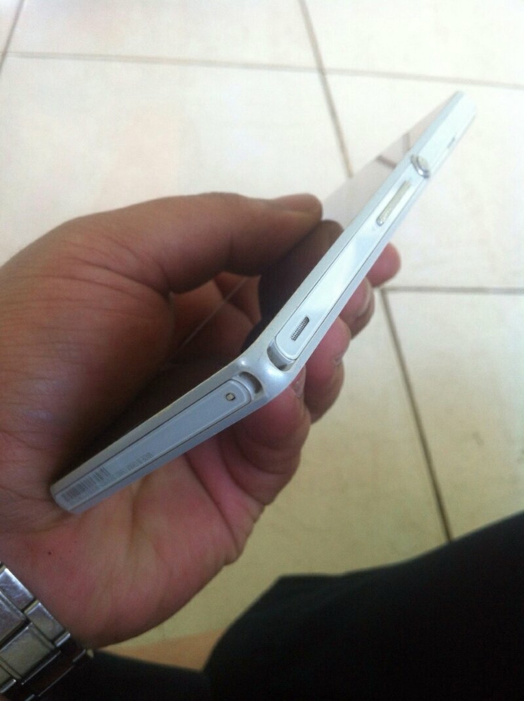 SONY XPERIA Z BATANGAN white