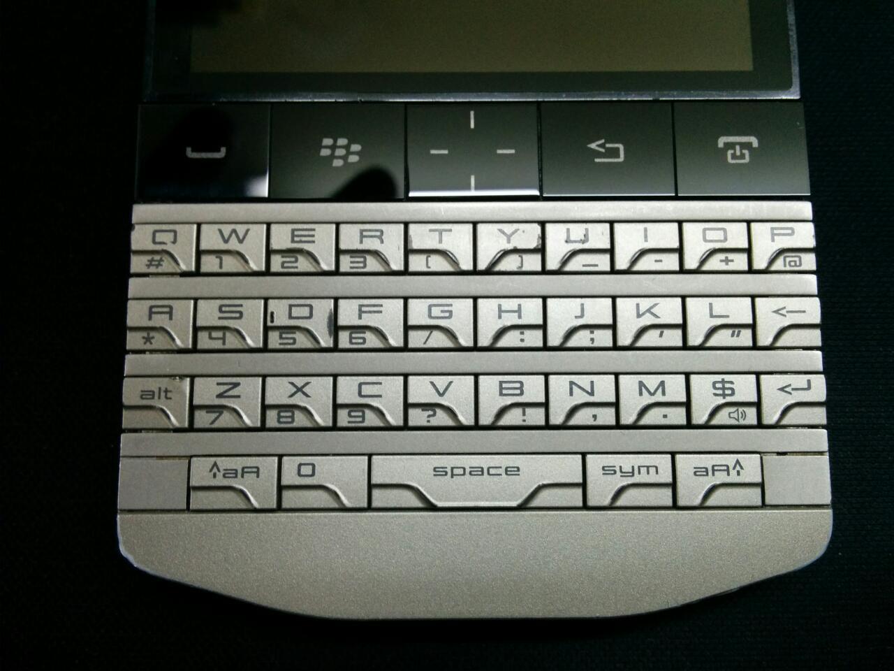 WTS Blackberry Porsche Design P9981 SILVER,TAM,Unit aja,Mulus 95%,Terawat,Rekber oke