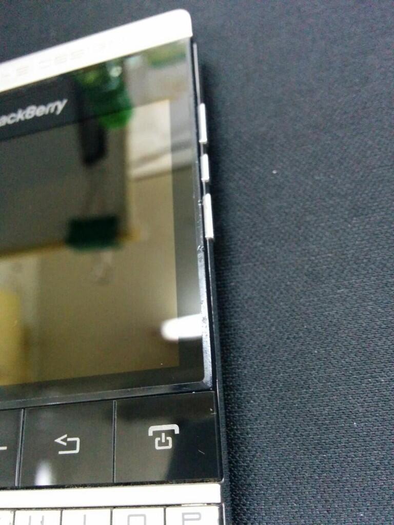 WTS Blackberry Porsche Design P9981 SILVER,TAM,Unit aja,Mulus 95%,Terawat,Rekber oke