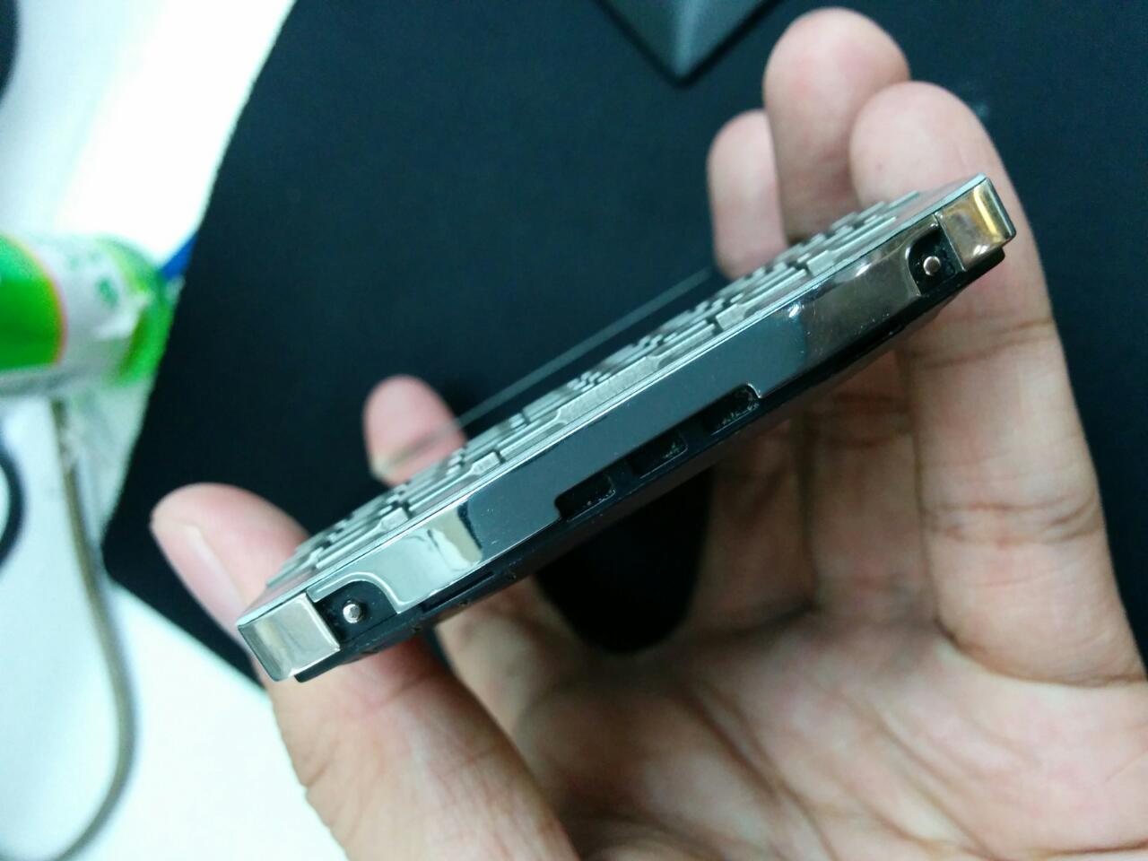 WTS Blackberry Porsche Design P9981 SILVER,TAM,Unit aja,Mulus 95%,Terawat,Rekber oke