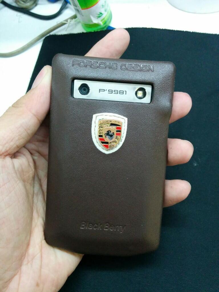 WTS Blackberry Porsche Design P9981 SILVER,TAM,Unit aja,Mulus 95%,Terawat,Rekber oke