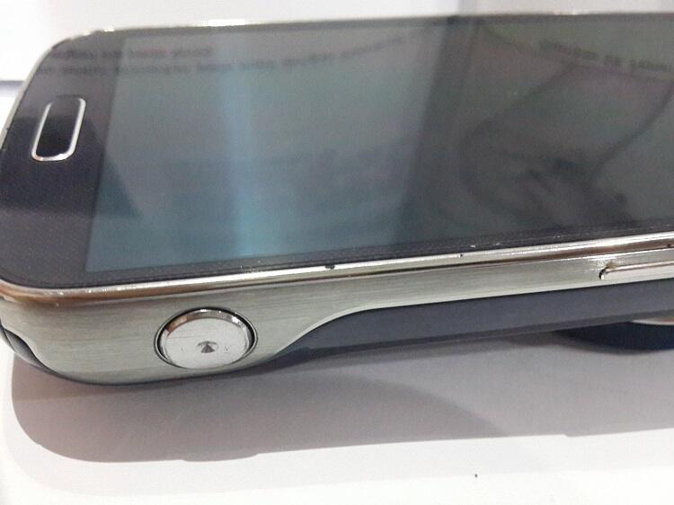 Samsung galaxy s4 zoom SM-c101