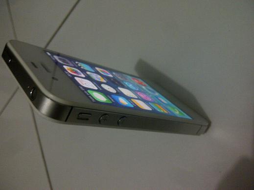 ipnone 4s 16GB warna white mulus dan fullset