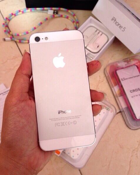 Iphone 5 WHITE 16G second FULLSET MULUS (garansi IBOX)