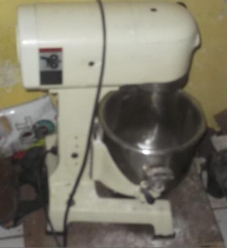Mixer adonan kue donat dan roti