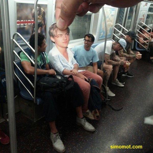 Pria Ini Iseng memasang Foto Leonardo DiCaprio Pada Wajah Orang