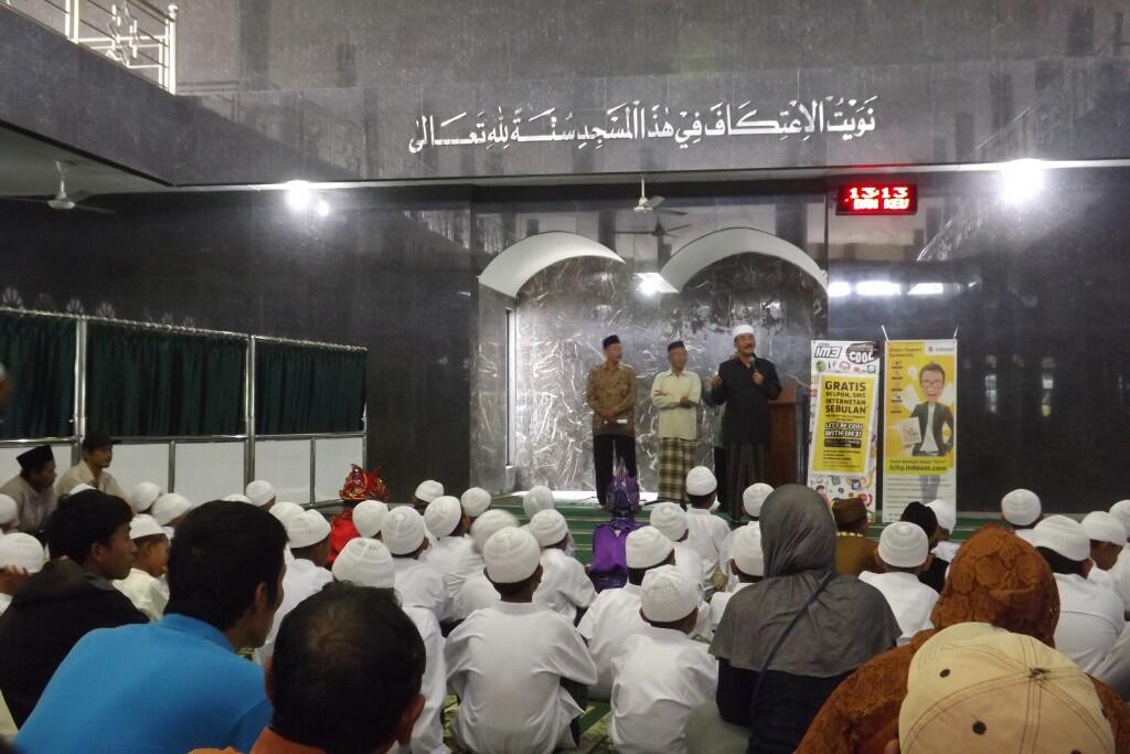 Sunatan Masal Bersama Forum ICITY Kerja Bareng DKM Masjid Arjawinangun-Cirebon