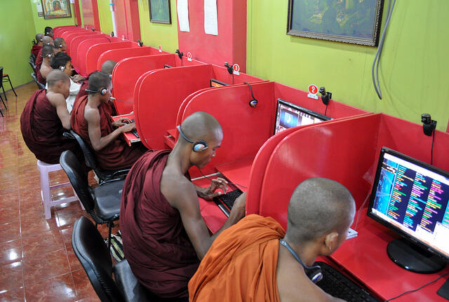 __-- BERAPA KECEPATAN AKSES INTERNET DI ATAP DUNIA ? --__