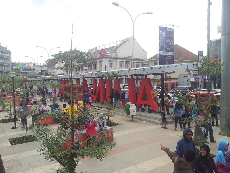 Indahnya Alun-Alun kota di Indonesia