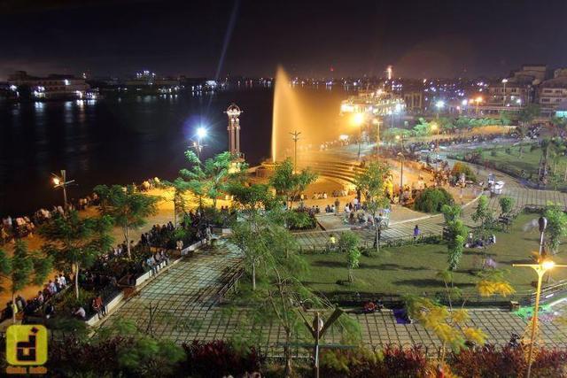 Indahnya Alun-Alun kota di Indonesia