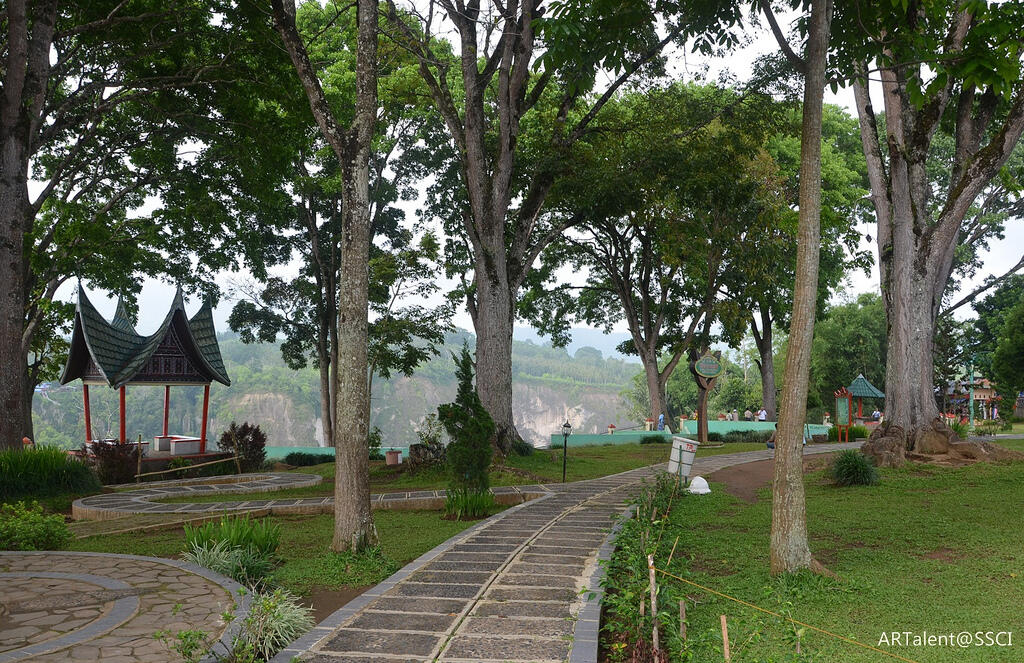 Indahnya Alun-Alun kota di Indonesia