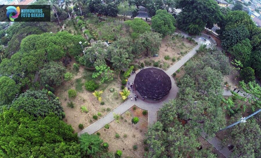 Indahnya Alun-Alun kota di Indonesia